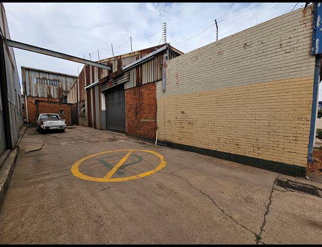 668M² FACTORY TO LET IN ANDERBOLT